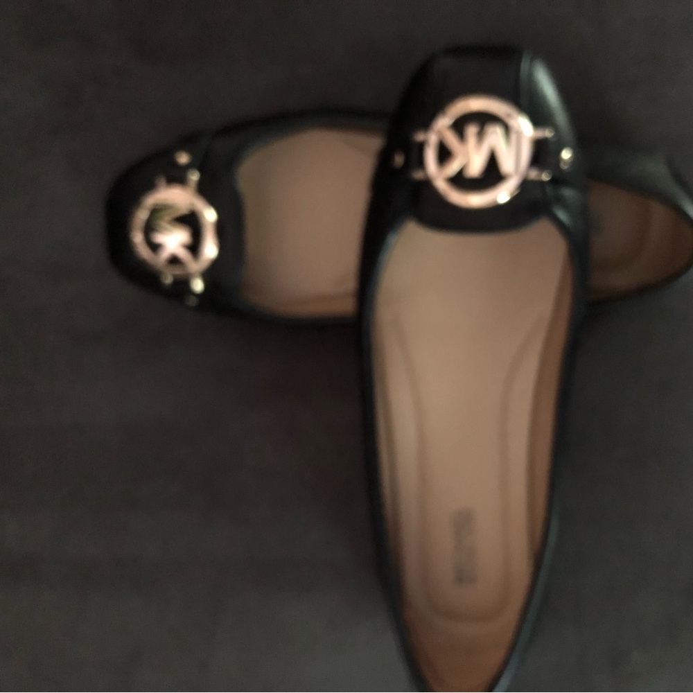 Michael Kors black leather flats - Picture 2 of 4
